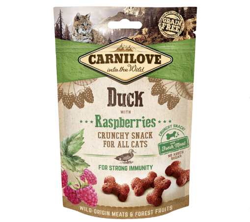 Framsidan av förpackningen för Carnilove Cat Crunchy Snack Duck with Raspberries - 50 gram.