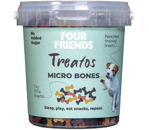 Framsidan av förpackningen för FourFriends Dog Treatos Micro Bones - 500 gram.