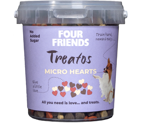 Framsidan av förpackningen för FourFriends Dog Treatos Micro Hearts - 500 gram.