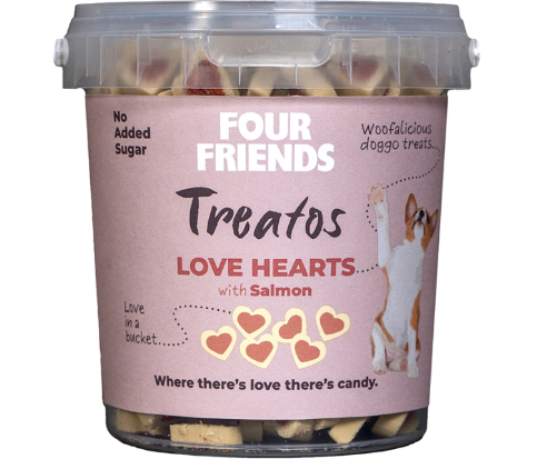 Framsidan av förpackningen för FourFriends Dog Treatos Love Hearts - 500 gram.