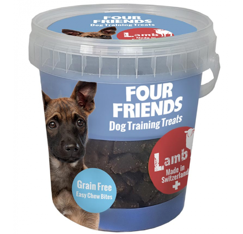 Framsidan av förpackningen för FourFriends Dog Training Treats Lamb - 400 gram.