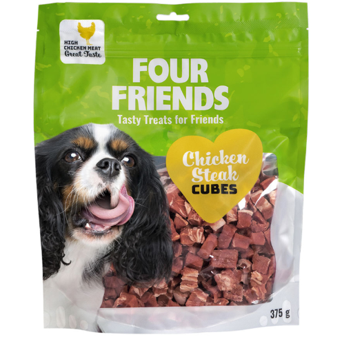 Framsidan av förpackningen för FourFriends Dog Chicken Steak Cubes - 375 gram.