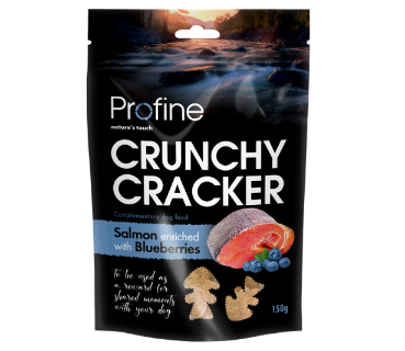Framsidan av förpackningen för Profine Dog Crunchy Crackers Salmon with Blueberries - 150 gram.