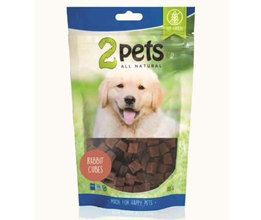 Framsidan av förpackningen för 2pets Dogsnack Rabbit Cubes.
