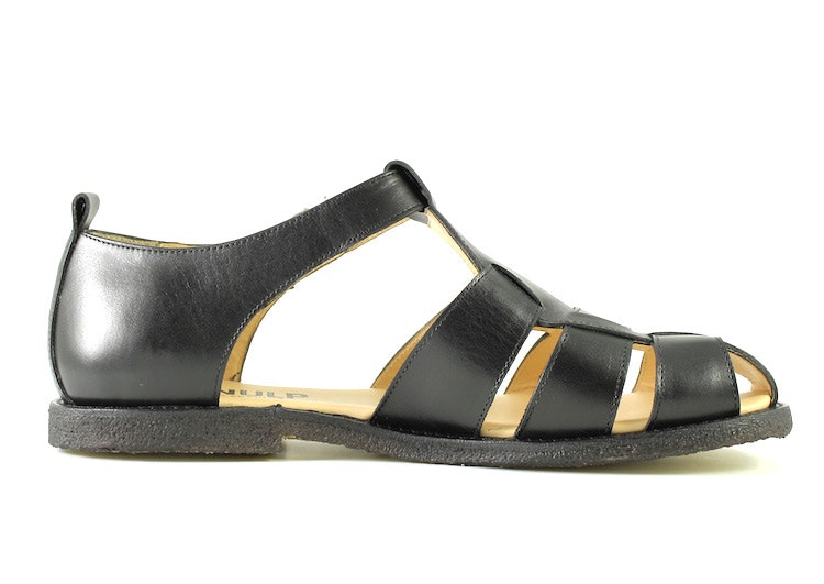 Angulus 4982 Svart. Skinnfodrade "Fisherman's Sandals" i klassisk design.