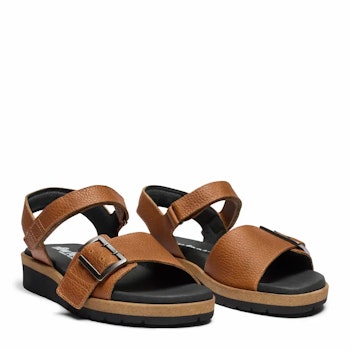 New Feet 211-13. Ljusbruna Sandaler med urtagbar komfortsula och ställbara remmar.