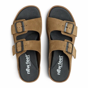 New Feet 221-33. Cognac Slip-in Sandaler med urtagbar komfortsula och ställbara remmar.