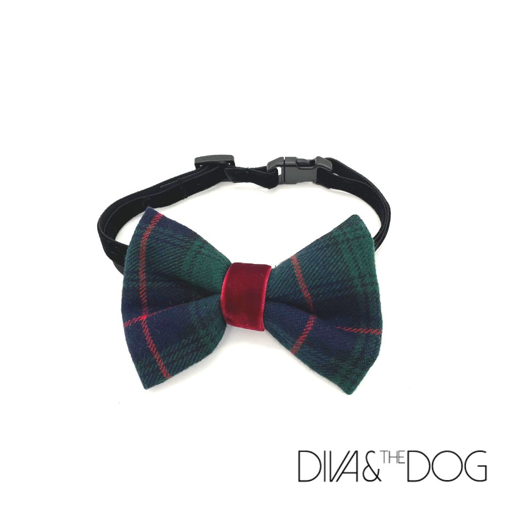 Julrosett till hund från Diva & The Dog. Dog bow tie