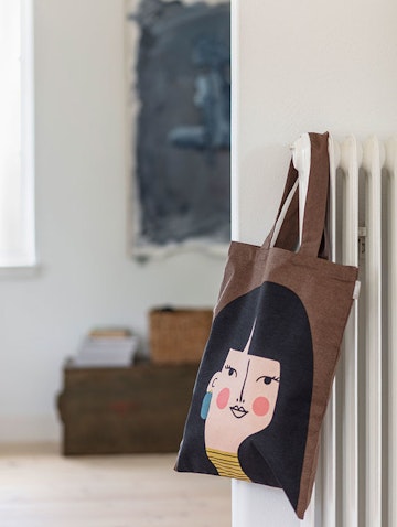 Naomi tote