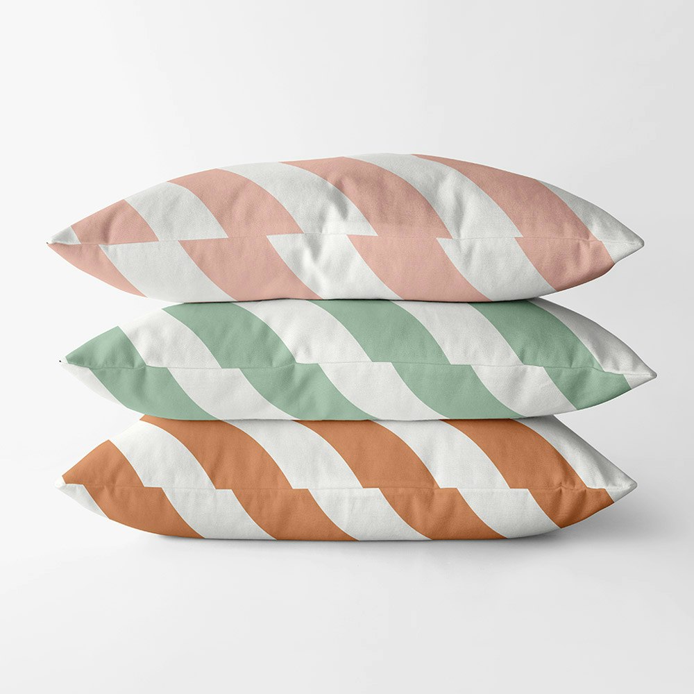 Polka bubbelgum cushion