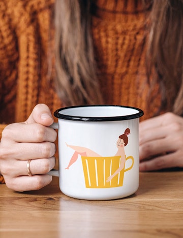En kopp kaffe emaljmugg