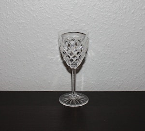 Vitvinsglas med fasetter