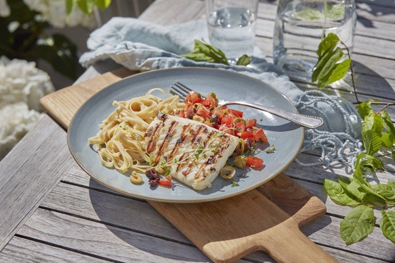 Grillet klippfisk og olivensalsa