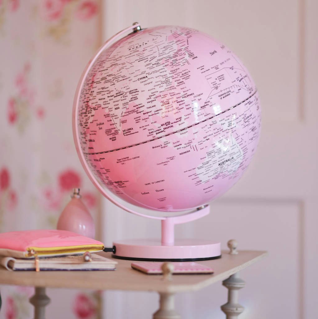 rosa jordglob med lampa