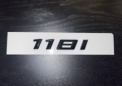 BMW 118i emblem i svart
