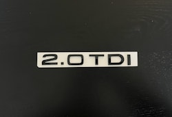 Audi 2.0 TDI embelm i svart