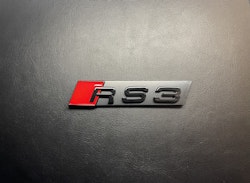 Audi RS3 emblem till grillen