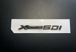 BMW 50i xdrive emblem i svart
