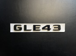 Mercedes-Benz AMG GLE43 emblem i svart