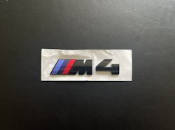 BMW M4 emblem i svart