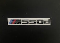 BMW M550d emblem i svart