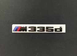 BMW M335d emblem i svart