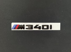 BMW M340i emblem i svart