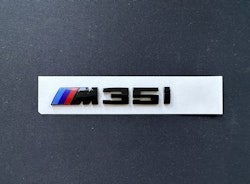 BMW M35i emblem i svart