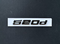 BMW 520d emblem i svart