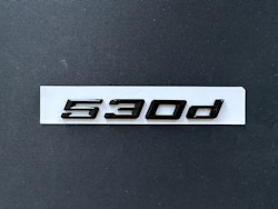 BMW 530d emblem i svart