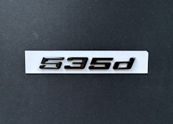 BMW 535d emblem i svart