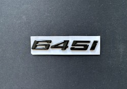 BMW 645i emblem i svart
