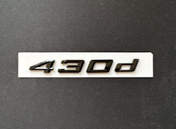 BMW 430d emblem i svart