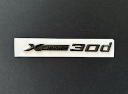 BMW 30d xdrive emblem i svart