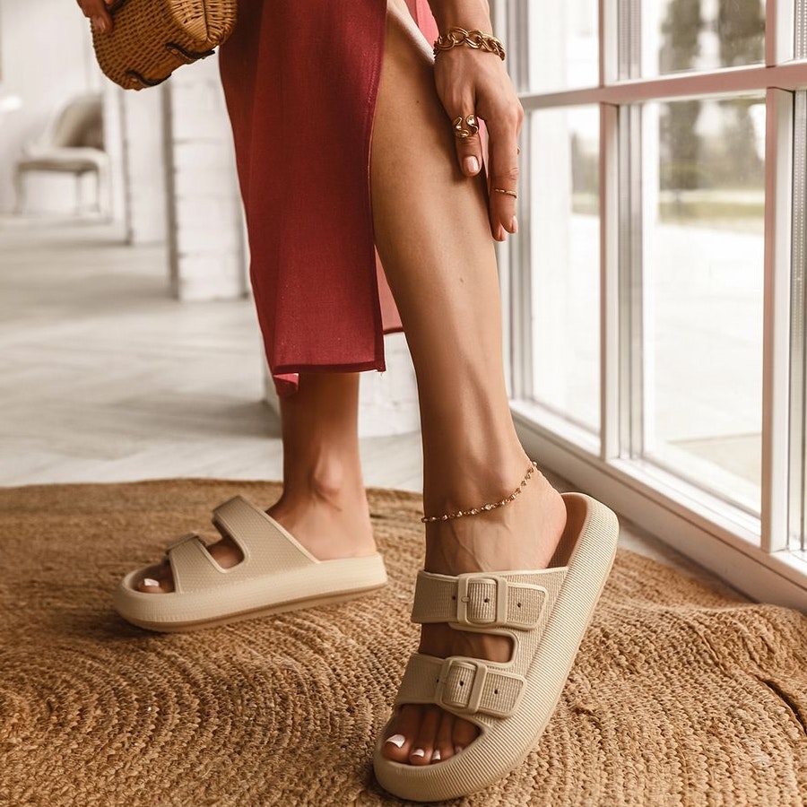 Premium Justerbara Cloud Tofflor KHAKI – mjuka & stötdämpande