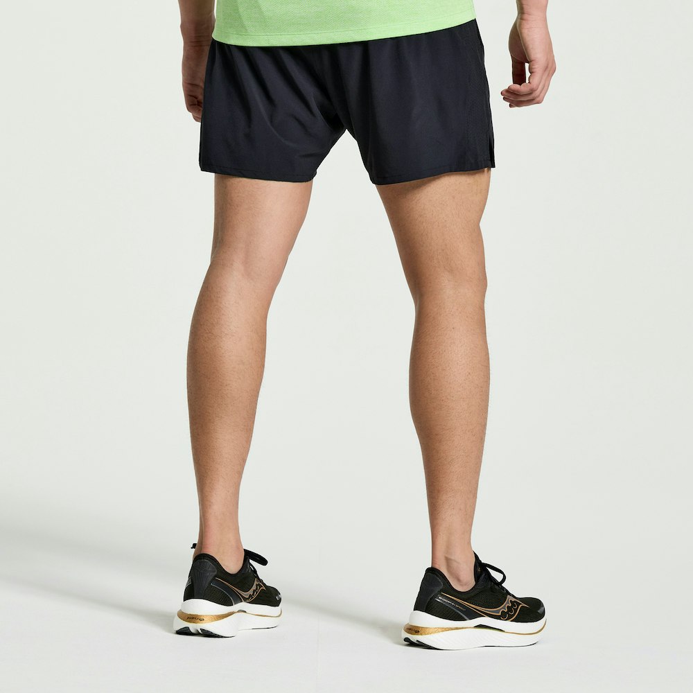 Saucony Outpace 5" Shorts (herr) - 2023
