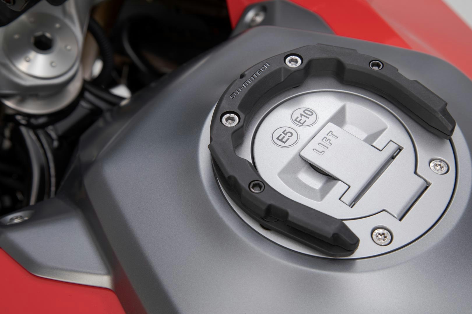 SW-MOTECH tankring MOTOGUZZI för tanklock med 6 skruvar