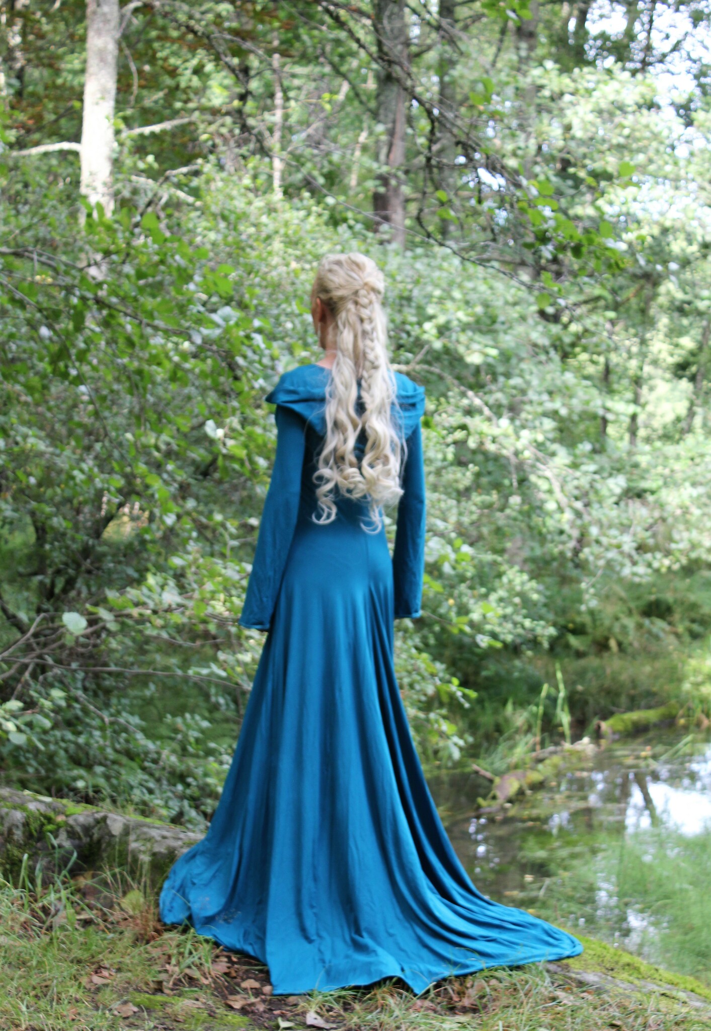 Sagolik prinsessa klänning med långt släp