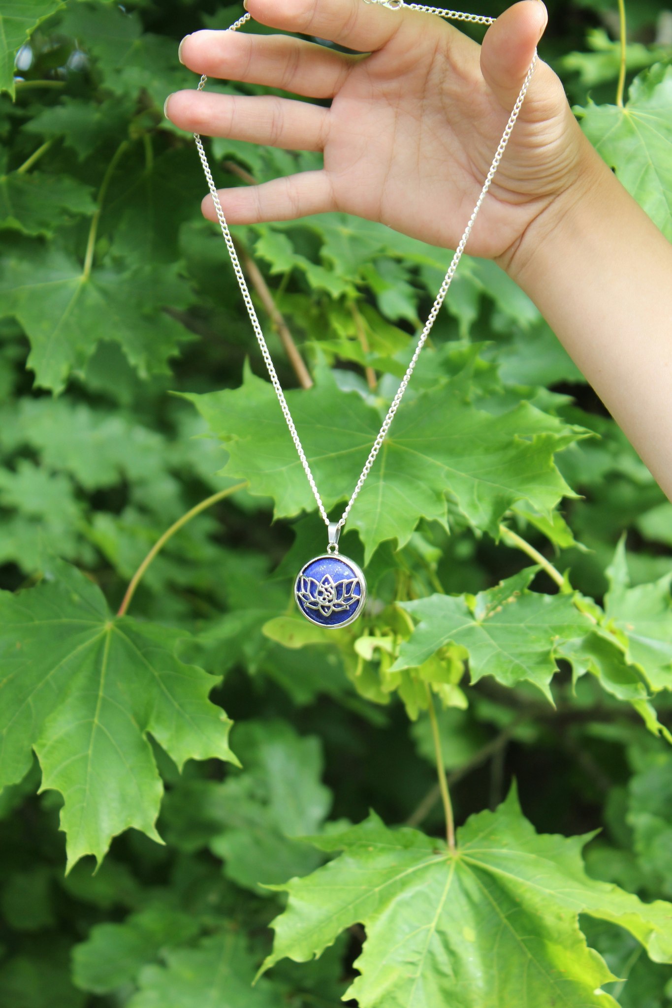 lotusblomma lapis halsband