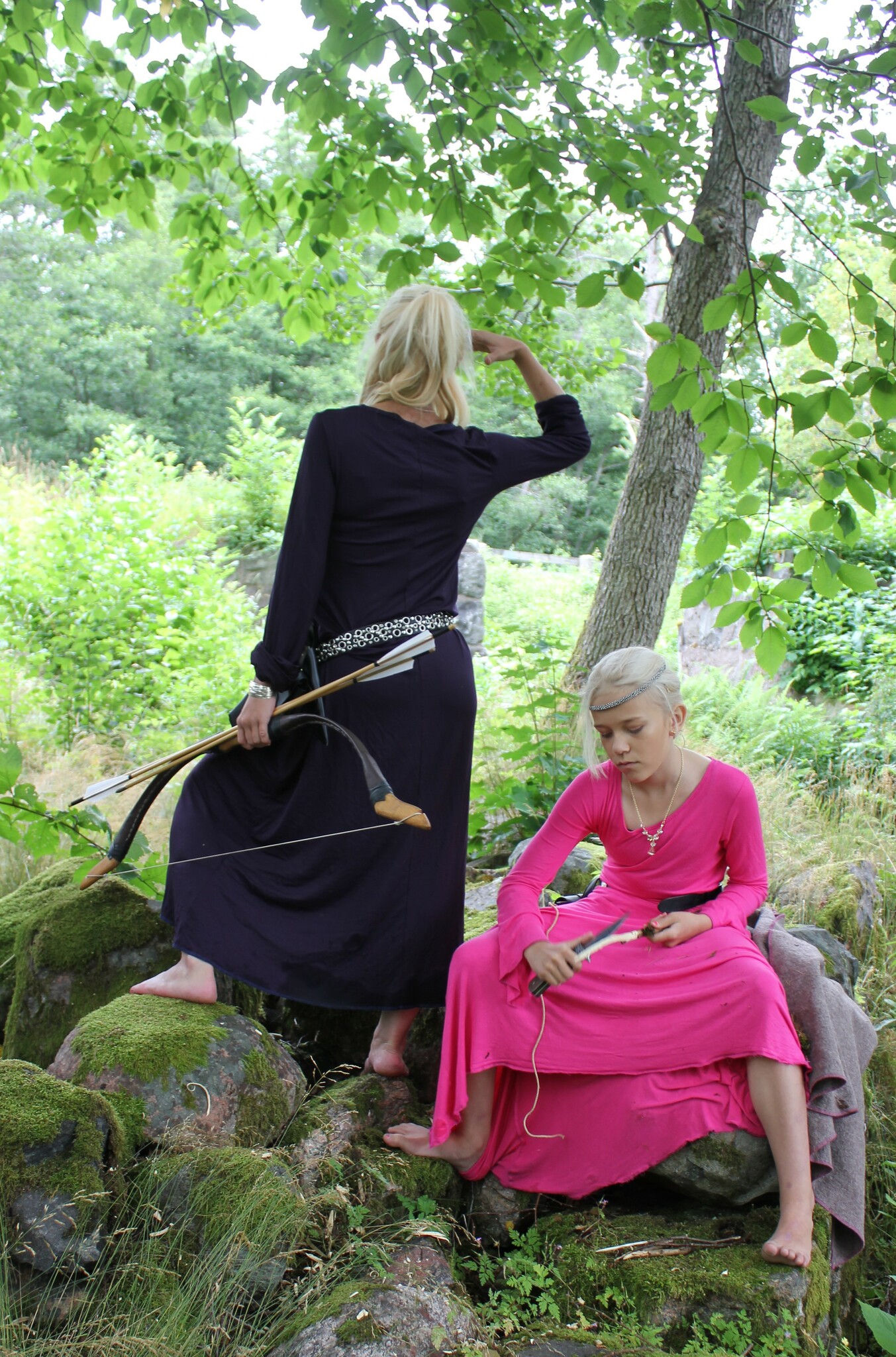 Viking klänning lila rosa med ryttarbåge, viking women child dress whit bow