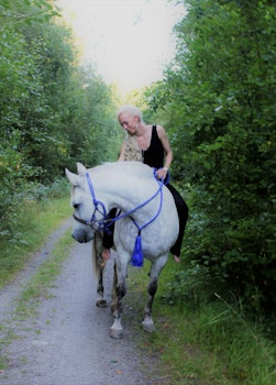 Svart Linne