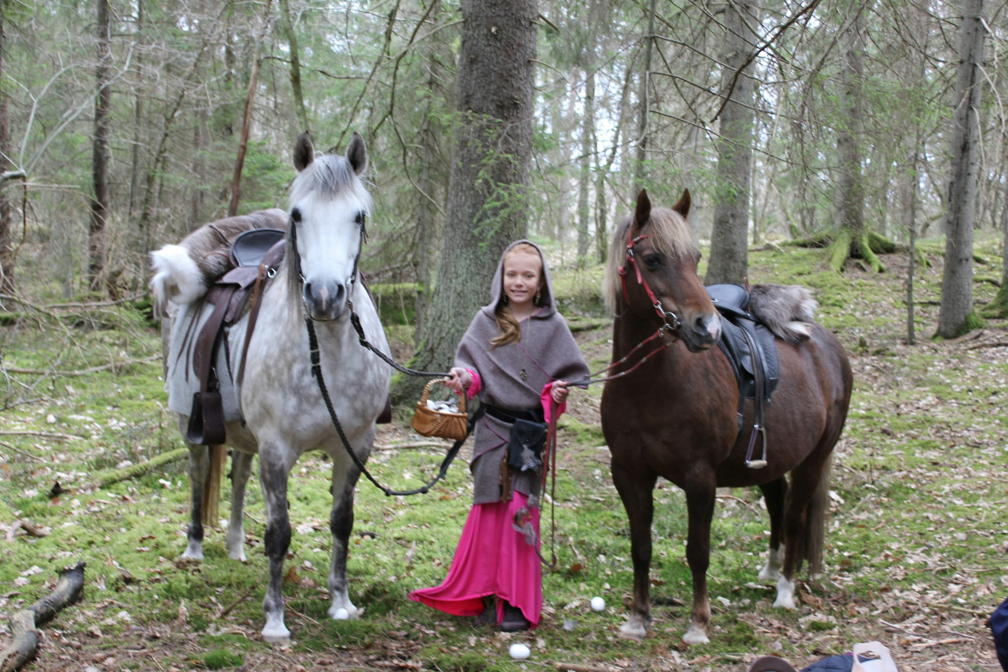 barn viking kläder med häst