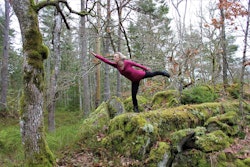 Ljuvlig djup rosa huvtröja