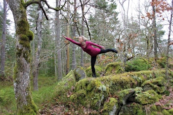 Ljuvlig djup rosa huvtröja