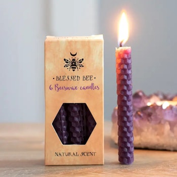 Lila "Övervinna" bivax Magic Spell Candles