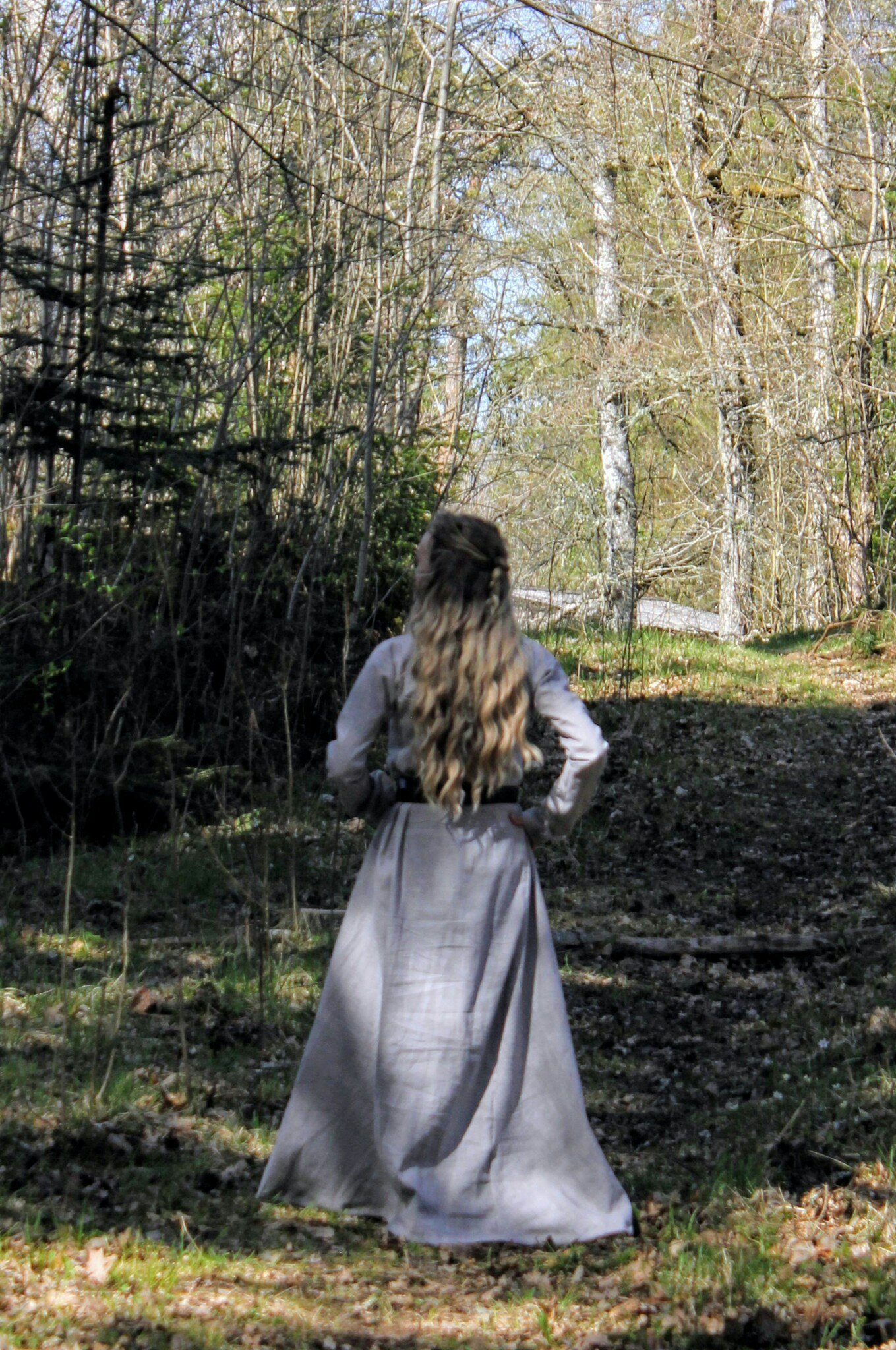 Grå vikingaklänning Freja i Linne