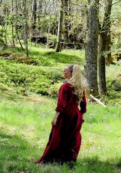 Röd vikingaklänning