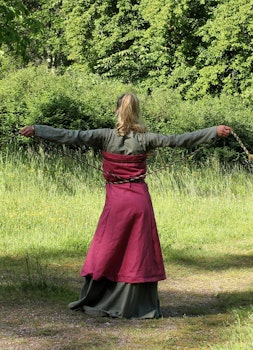 Rosa viking överklänning Maja i Linne