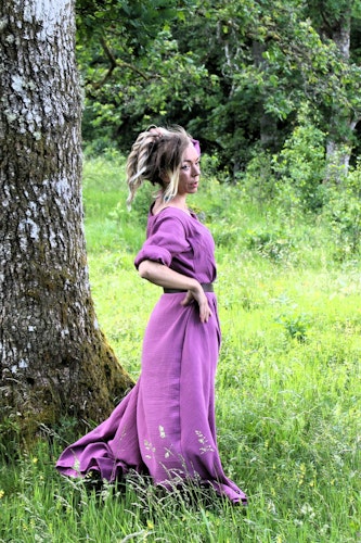 Rosa viking klänning Hallon i Bomull