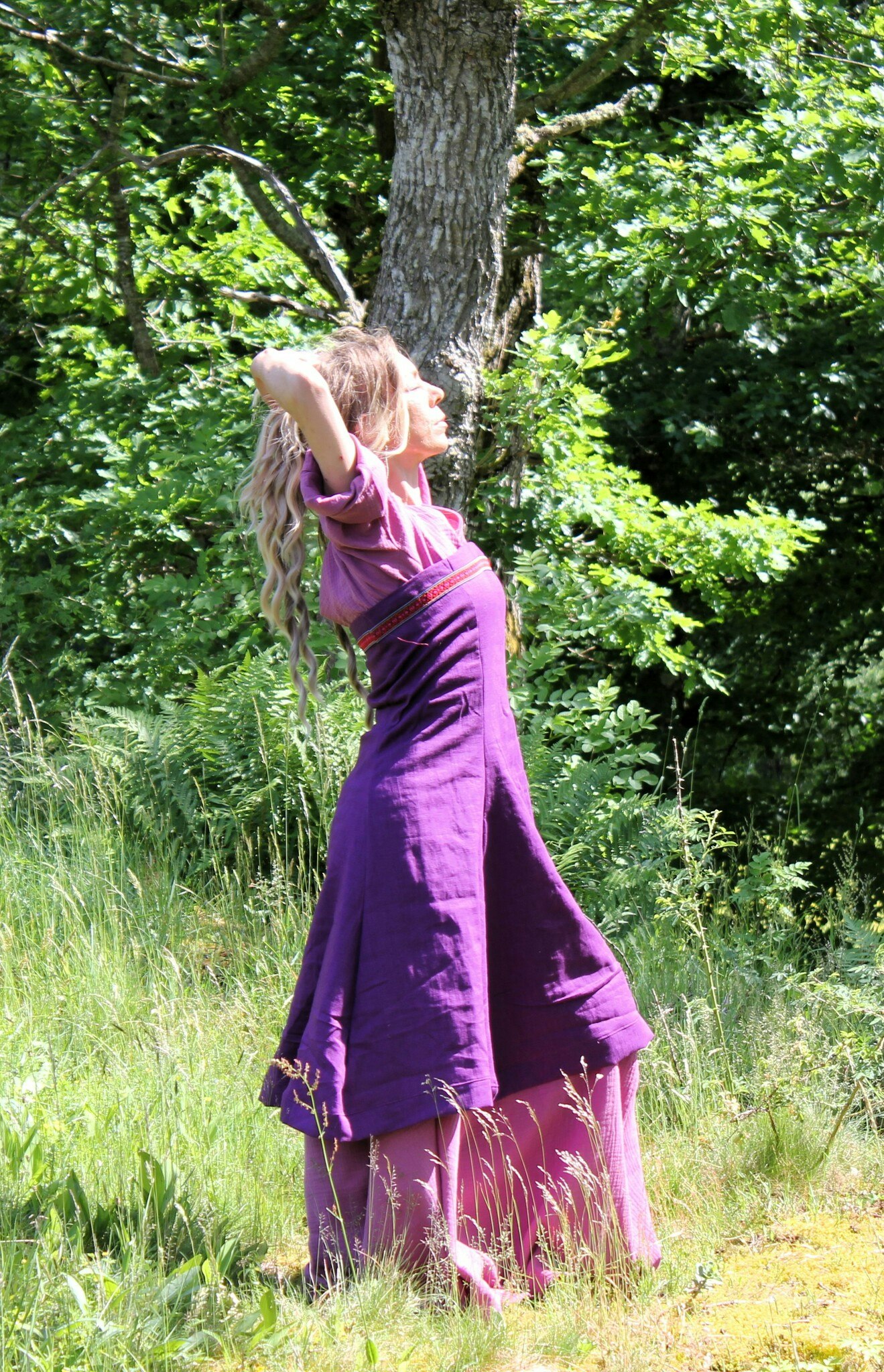 Lila viking klänning vikingklänning överklänning medeltid lila klänning